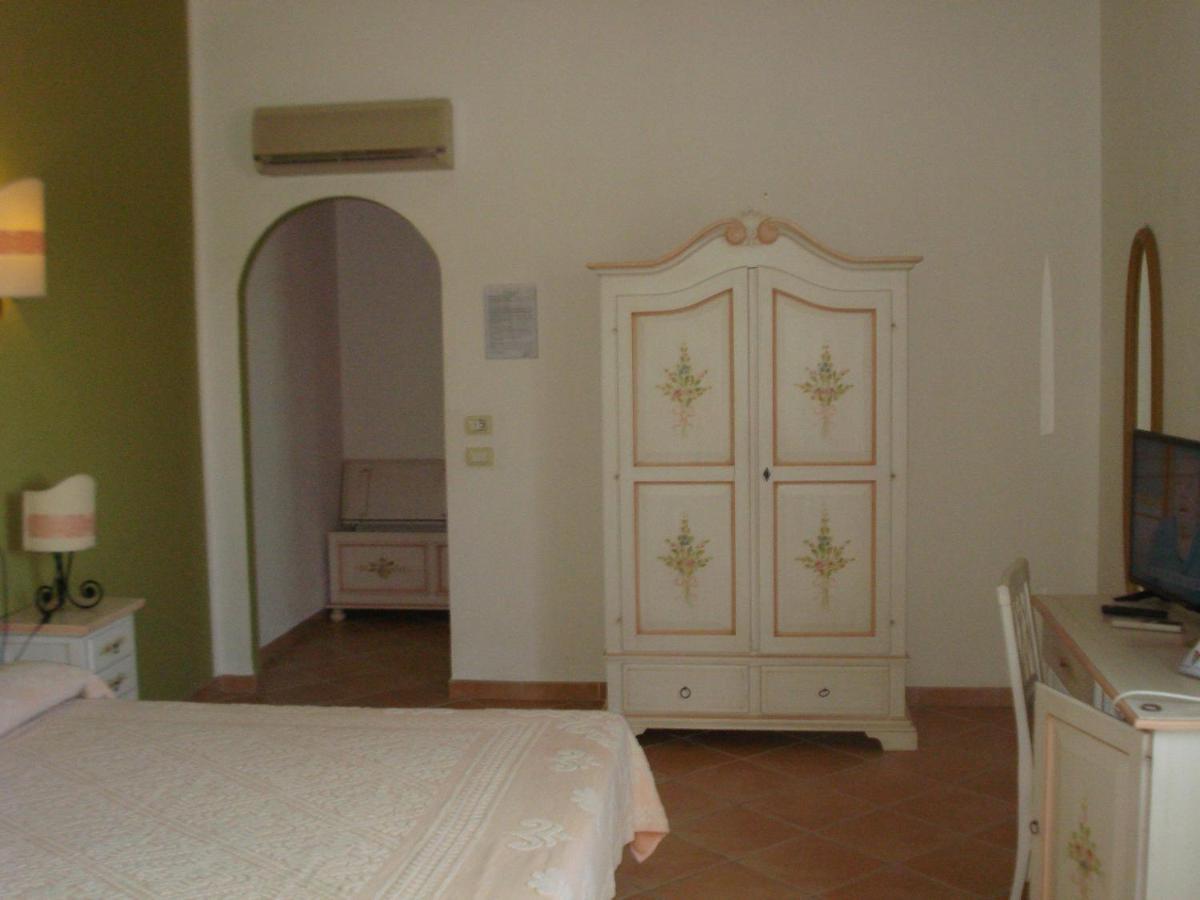 Hotel Valkarana Country Relais (Adults Only) Sant'Antonio di Gallura Eksteriør bilde